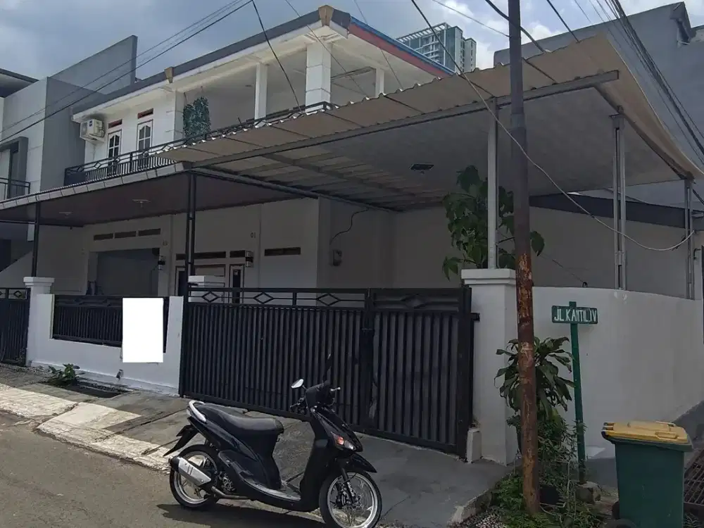 Rumah Strategis 9 Menit ke Gerbang Tol Karawaci 2 Hadap Utara J-40553