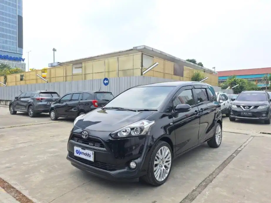 DP MURAH - Toyota Sienta 1.5 V Bensin-AT 2018 Hitam