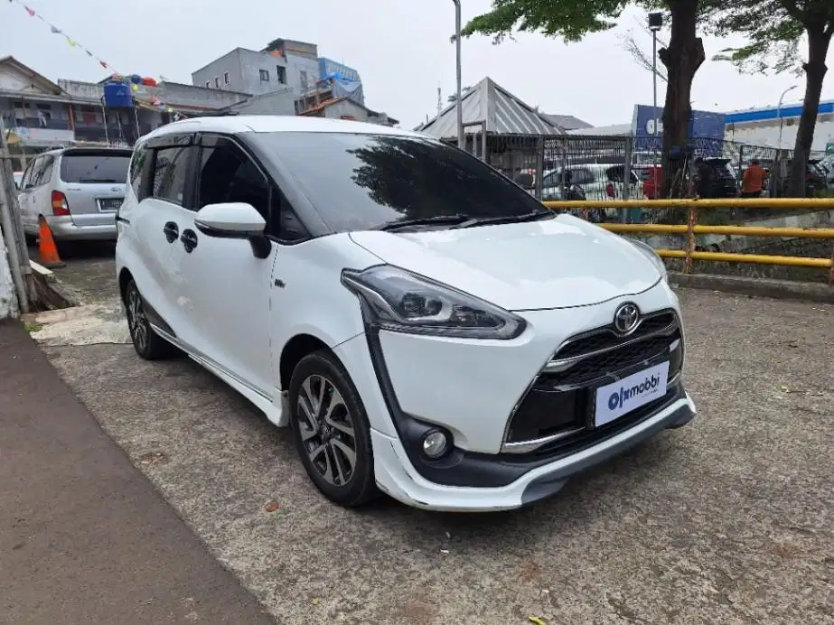 LOW DP Toyota Sienta 1.5 Q Bensin-AT 2018 NIF