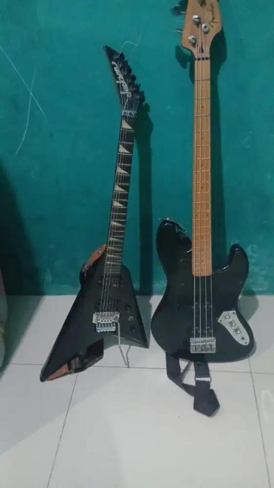 Dijual gitar dan bass elektrik gratis amply