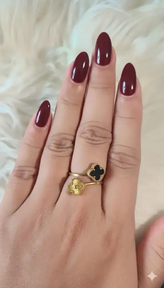 Cincin titanium clover