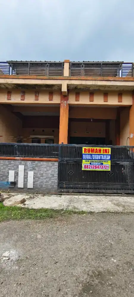 Rumah 2 Lantai Komplek Bumi Atlet cibiru hilir depan Masjid Al Aziz