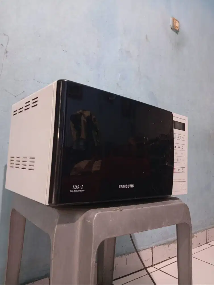 Microwave samsungt ME731K