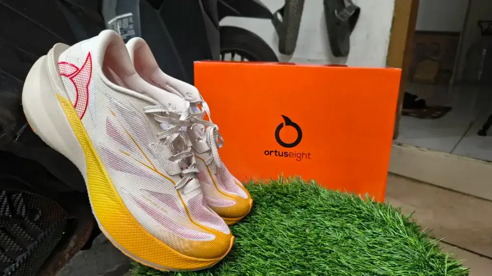 Sepatu lari Ortuseight Hyperglide 4.0