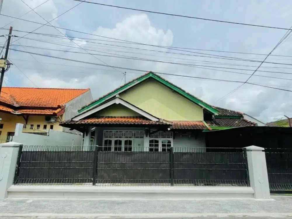 Rumah 3,5 are di Monjok dekat Polsek Selaparang