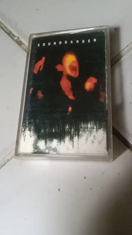 Kaset tua jadul lagu barat berisik