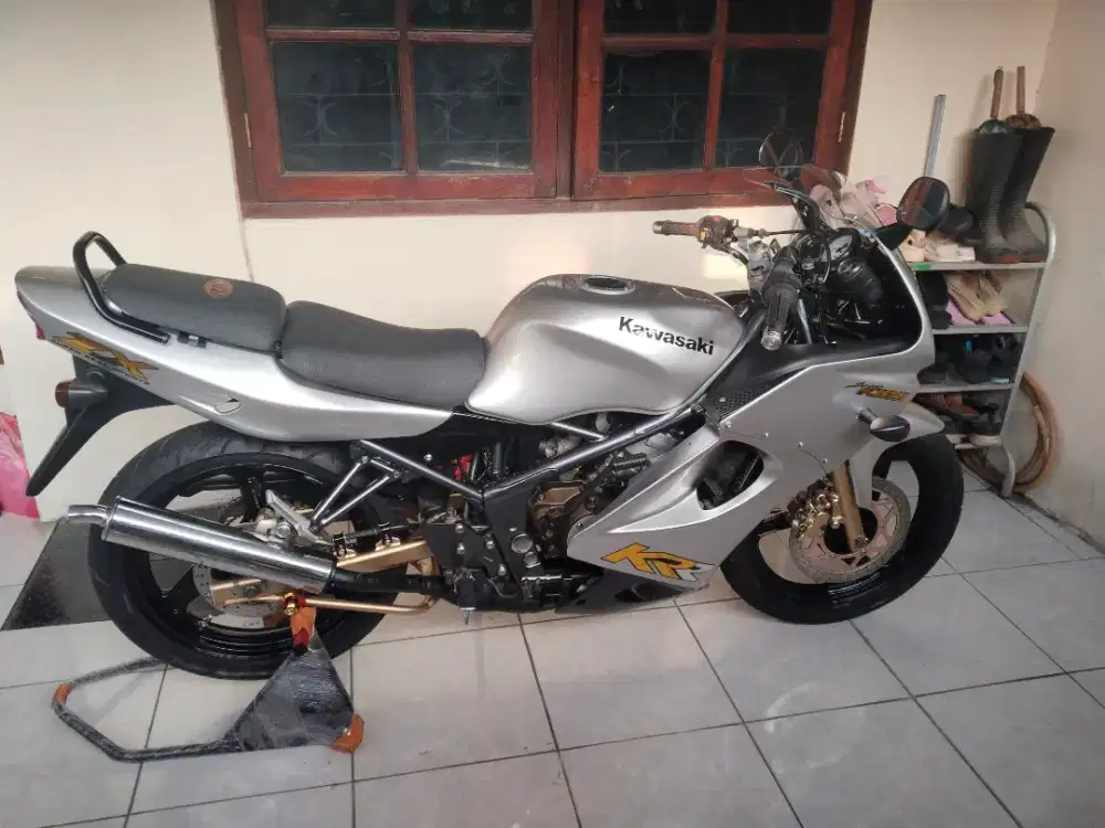 KAWASAKI ZX 150 CBU ( SILVER)