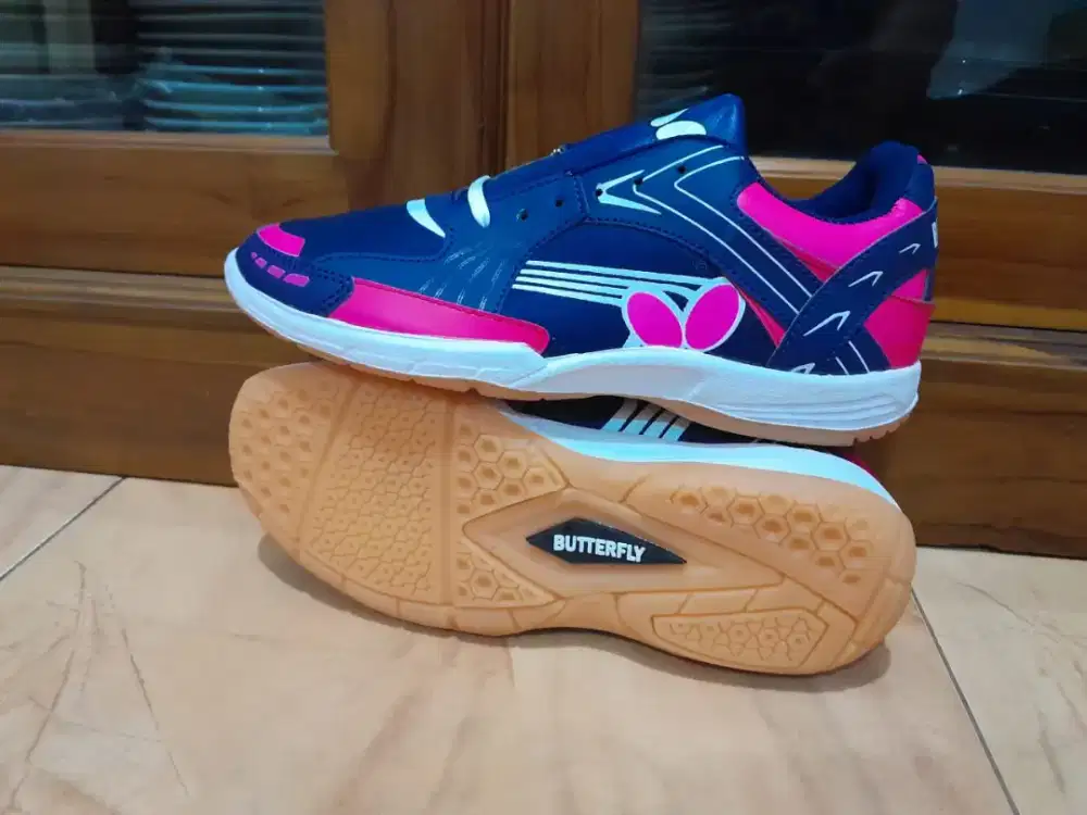 Sepatu olahraga / Pimpong