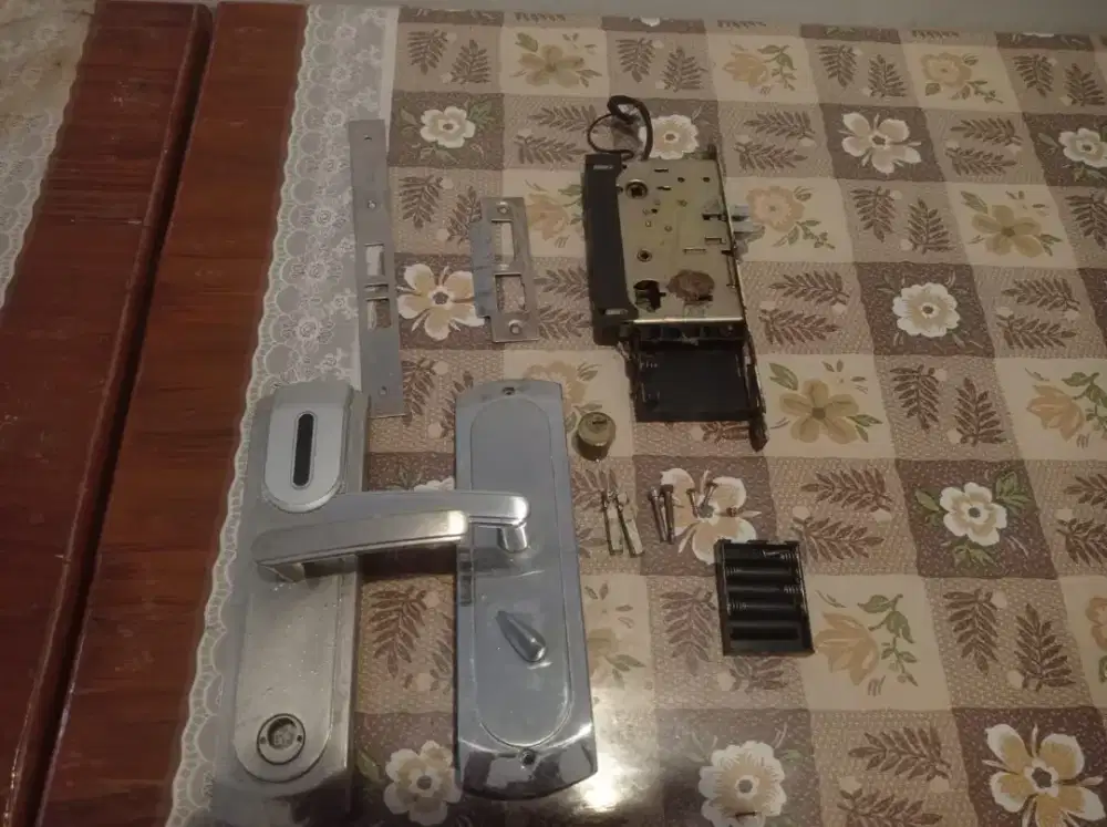 Jual kunci pintu pake kartu