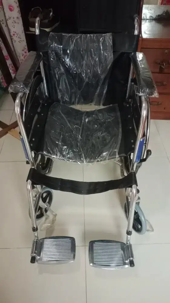 Kursi roda kondisi baru