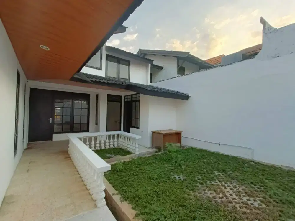 Rumah siap huni dan nyaman daerah Semarang Selatan - 977