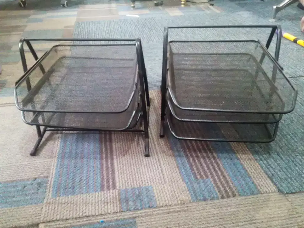 Rak besi dokumen 3 susun