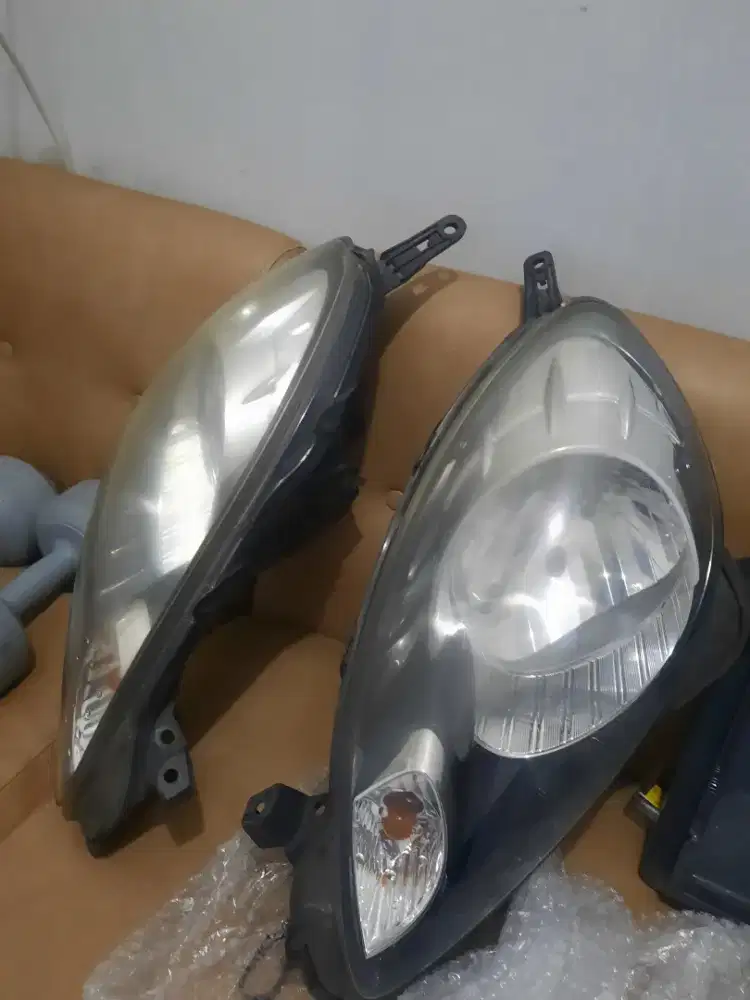 Headlamp lampu mobilio
