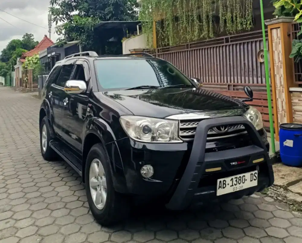 Dijual Toyota Fortuner 2.5 G MT solar asli AB service record nasmoco