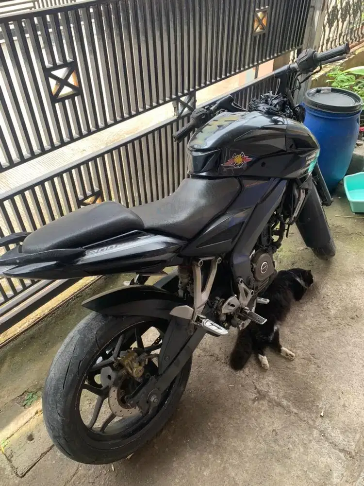 DIJUAL CEPAT KAWASAKI BAJAJ 200 NS