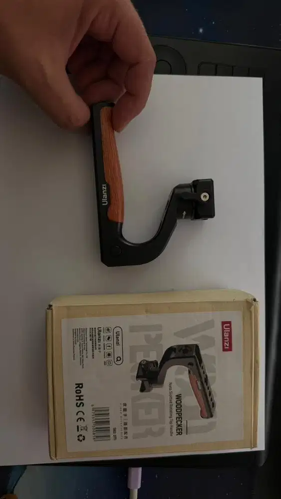 Ulanzi Woodpecker Rotatable Top Handle Grip With Nato - Black