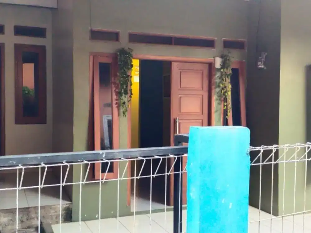 DISEWAKAN RUMAH DAERAH CIKARET CIBINONG DEKAT PEMDA DAN CCM