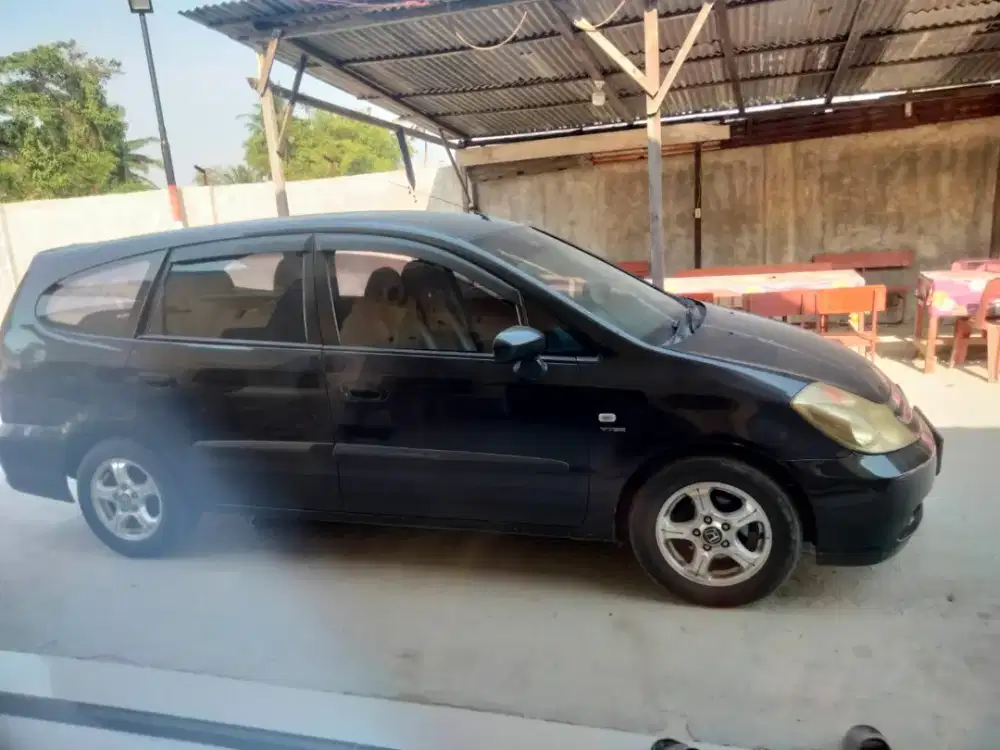 HONDA STREAM 1.7 CC THN 2005