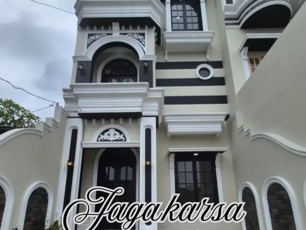 Rumah Classic 3 Lantai 5 Menit Ke Gerbang Tol Andara Jagakarsa