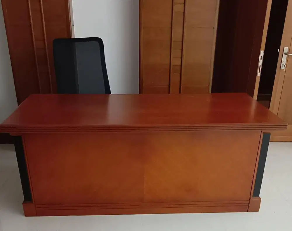 Meja Kantor Kayu Jati