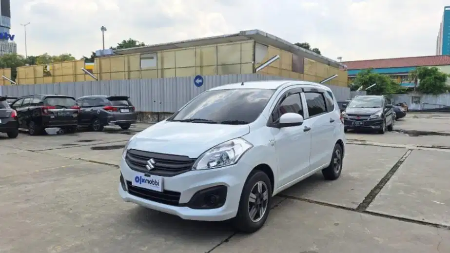 DP MURAH - Suzuki Ertiga 1.4 GA Bensin-MT 2018 Putih
