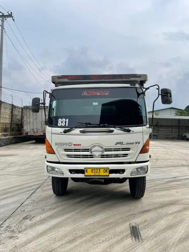 Hino Lohan Tronton FL235JW 2012