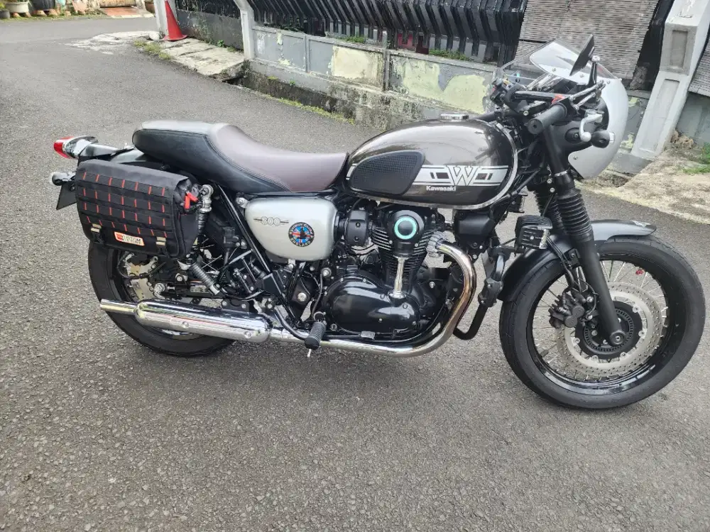 Kawasaki W800 CafeRacer edition
