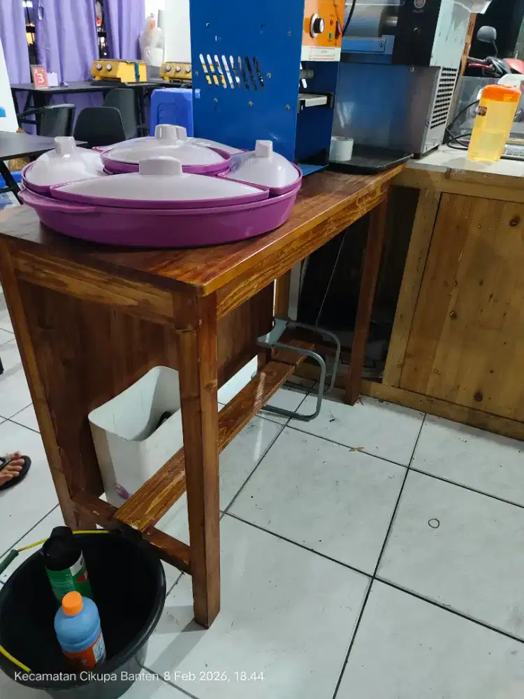 meja kayu bisa jadi meja kasir