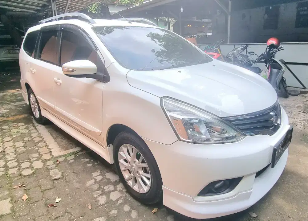 Grand livina HWS 2014 matic putih