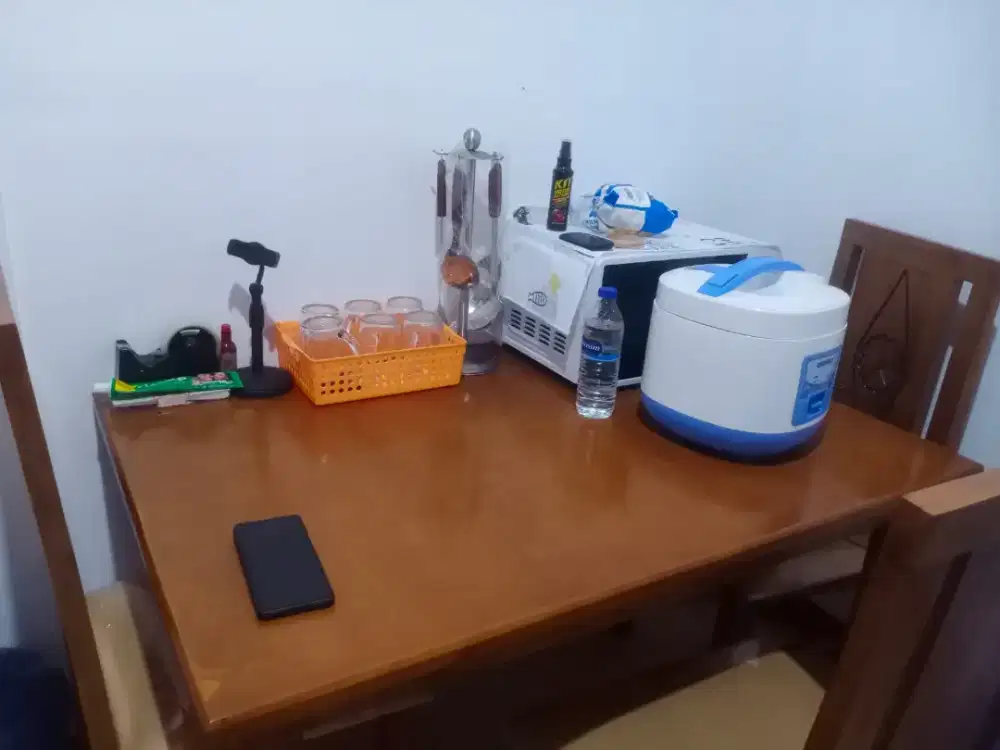 Dijual meja makan kursi 4