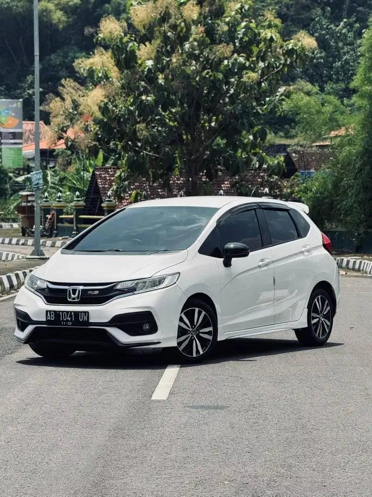 (DP 28JUTA) JAZZ GK5 1.5 RS 2017 AT/ MATIC FACELIFT