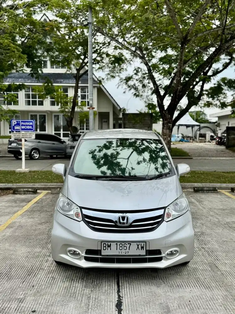 JUAL MOBIL FREED PSD 2014