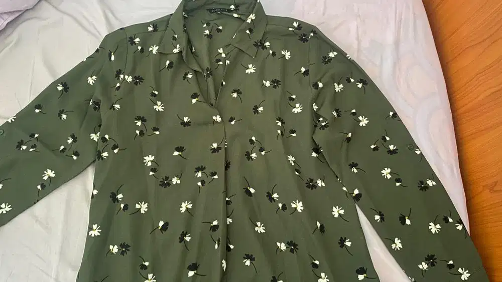 Atasan wanita merk conexion