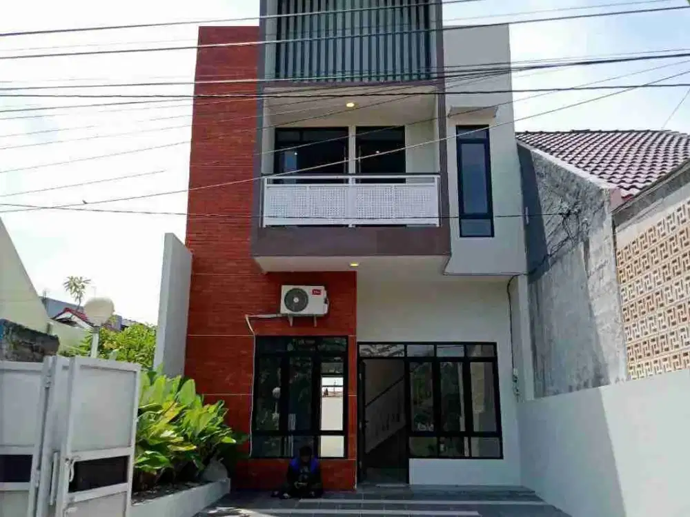 rumah dekat kampus Poltekkes gizi  jl.wolter monginsidi