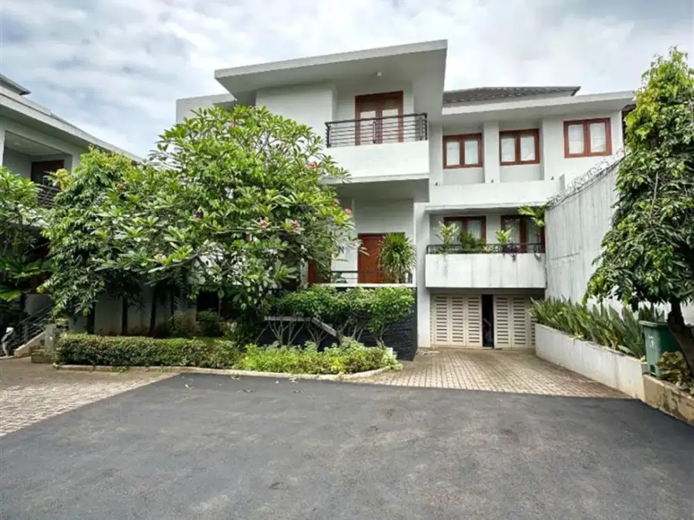 DIJUAL RUMAH MEWAH HOOK EKSKLUSIF TOWNHOUSE LEBAK BULUS RAYA JAKARTA SELATAN