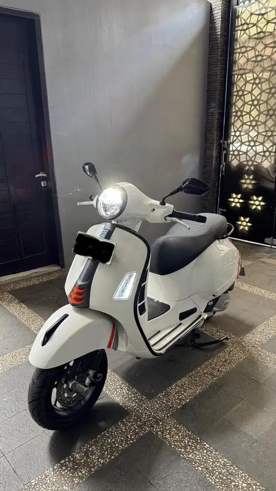 Vespa GTS Super Sport 150 i-get ABS KM LOW
