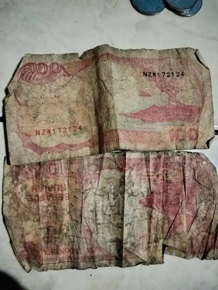 Uang kuno dan mendali fransisco