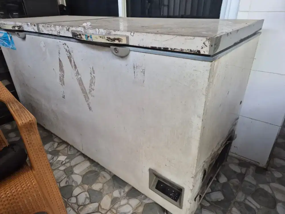 Freezer GEA - Edisi Tidak terpakai lagi