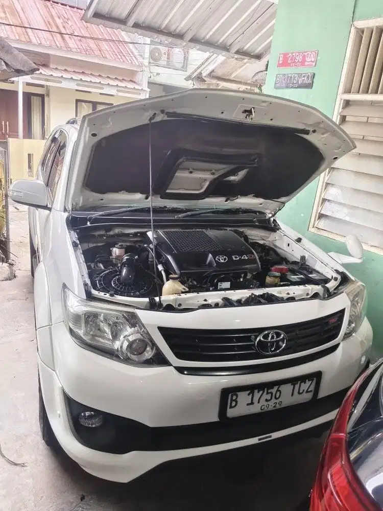 FORTUNER 2.5 VNT TRD AT 2015