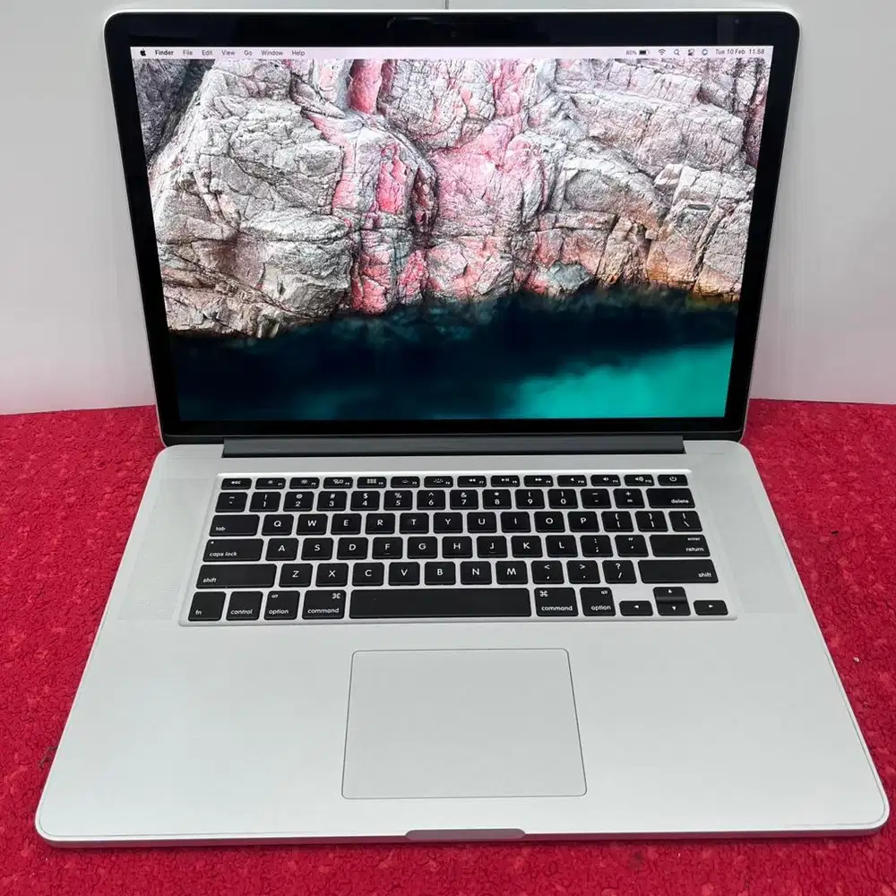 Macbook Pro 15 inch Retina, Mid 2015