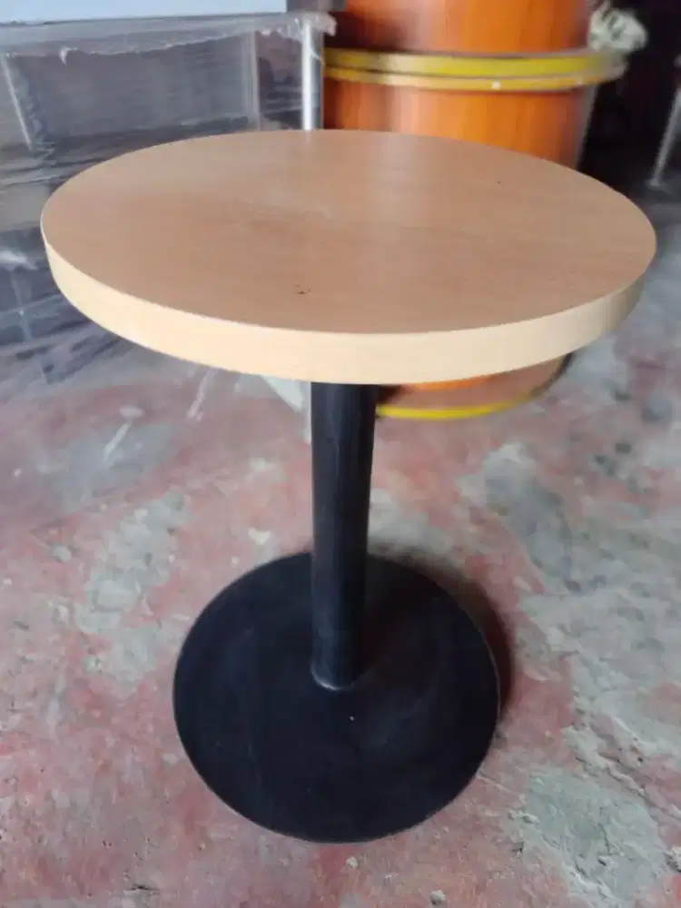 Meja caffe resto bundar