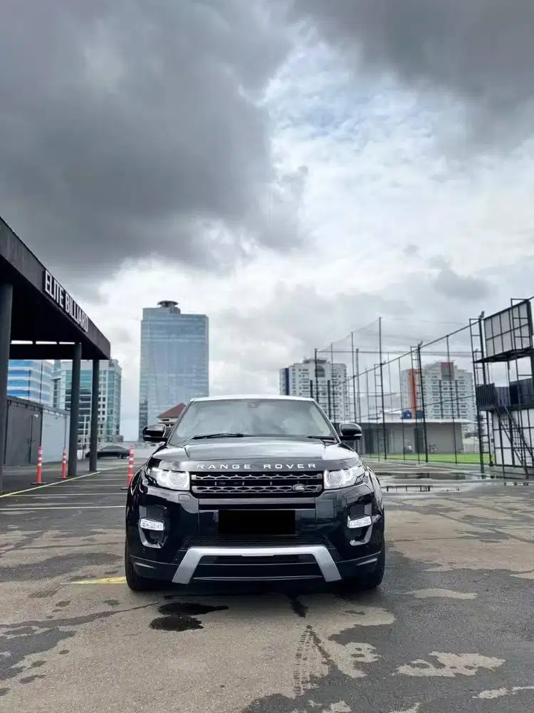 Range Rover Evoque Dynamic Si4 2014 NIK 2013 Black on Red Hitam Land