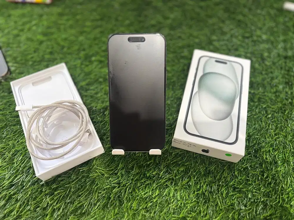 Iphone 15 128 GB Hitam