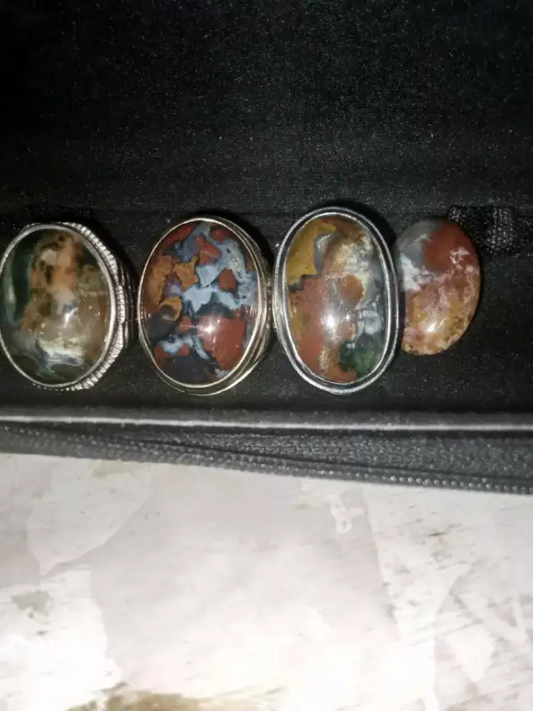 di jual 4 buah cincin PW crystal