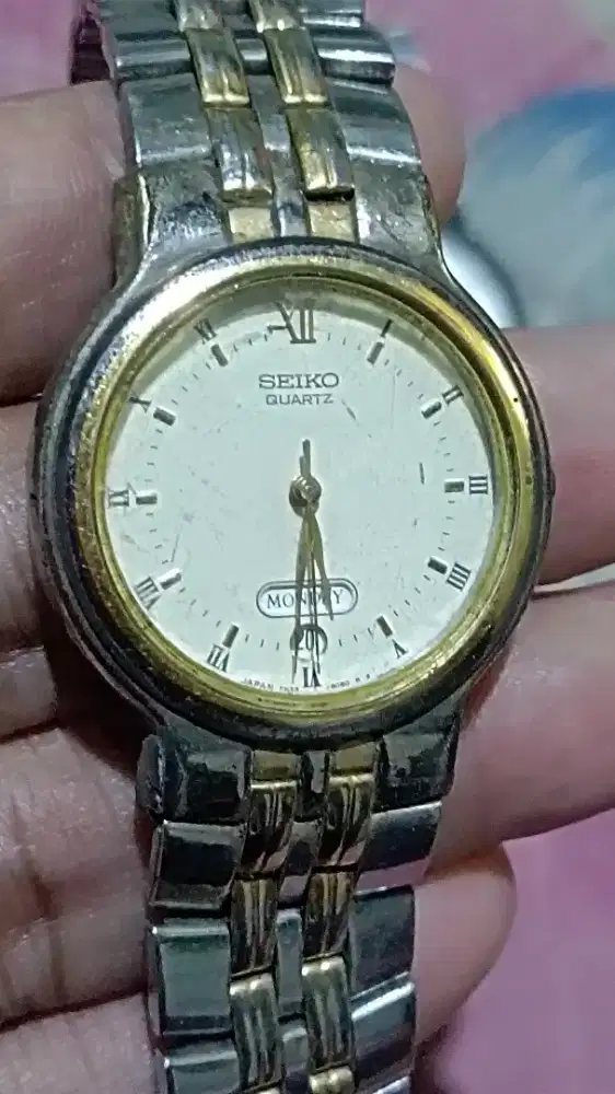 Jam tangan SEIKO dan jam tangan lain