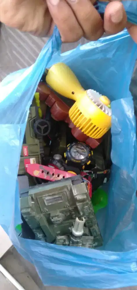 Di jual mainan anak 1 karung campur2 murah meriah wa dan hp aja