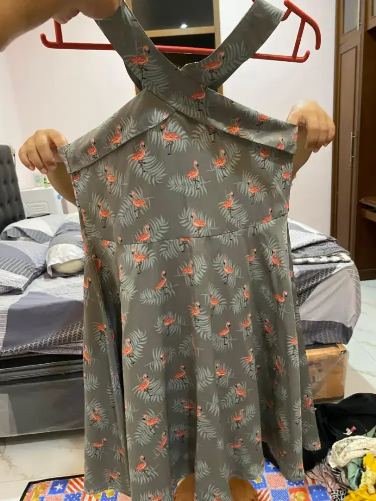 Drees gaun dres wanita