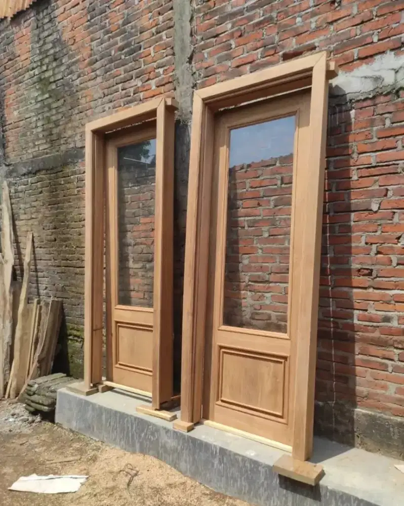 Kusen pintu, bahan kayu jati kombinasi kaca