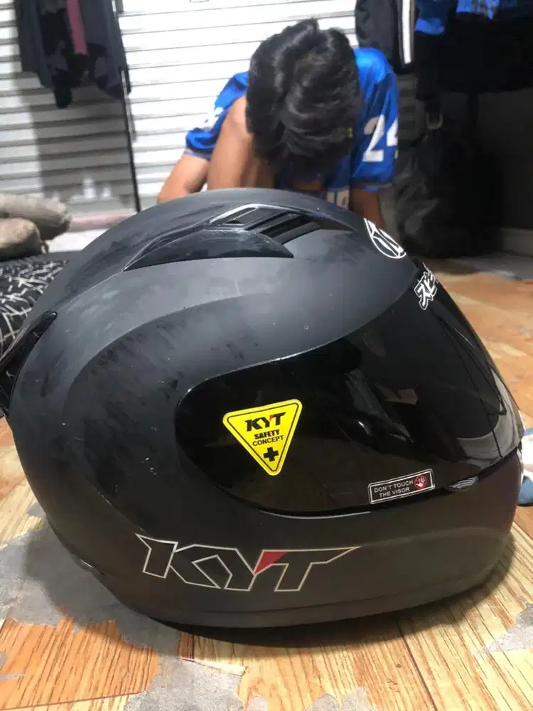 Helm fullface kyt R10