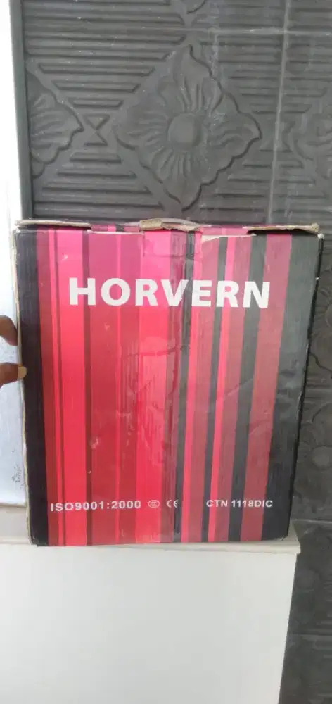 Di jual murah meriah yg butuh kompor listrik asli dan original ,baru